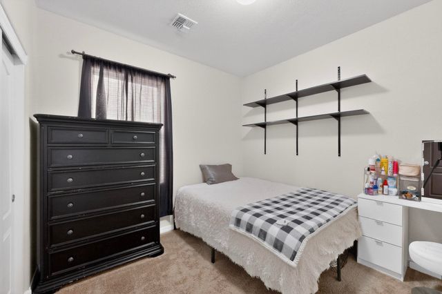 160 El Camino Loop NW, Rio Rancho, NM 87144