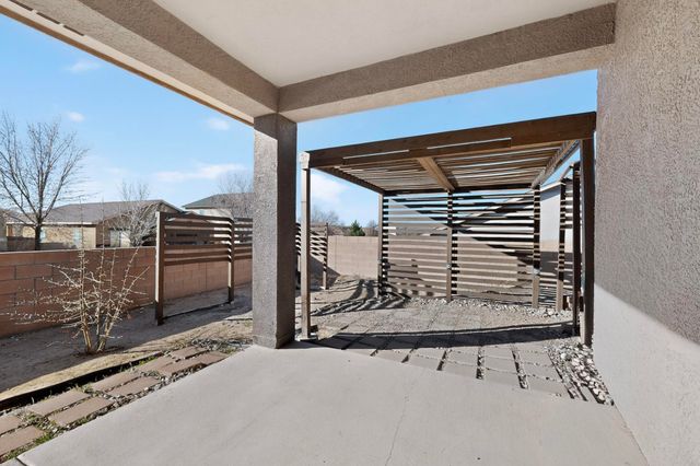 160 El Camino Loop NW, Rio Rancho, NM 87144