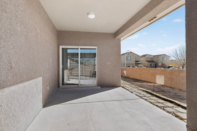 160 El Camino Loop NW, Rio Rancho, NM 87144