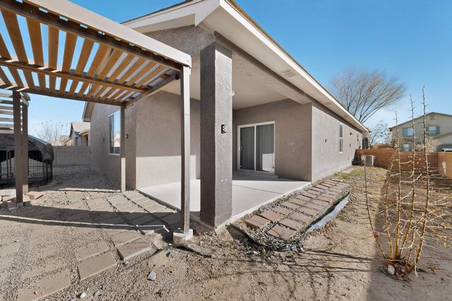160 El Camino Loop NW, Rio Rancho, NM 87144