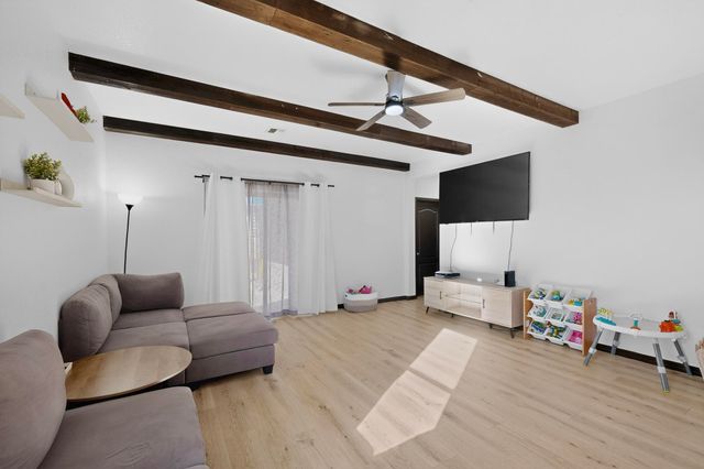 160 El Camino Loop NW, Rio Rancho, NM 87144