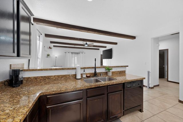 160 El Camino Loop NW, Rio Rancho, NM 87144