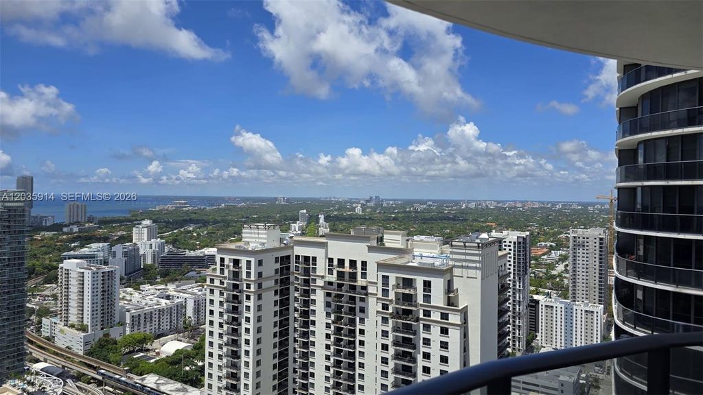 45 SW 9th St 3906, Miami, FL 33130