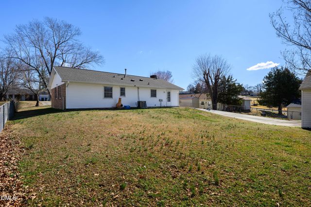 2340 Buckingham Road, Burlington, NC 27217