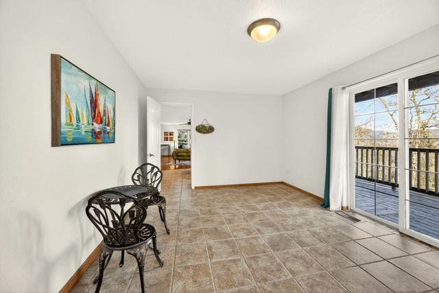 334 Andesite Drive, Jacksonville, OR 97530