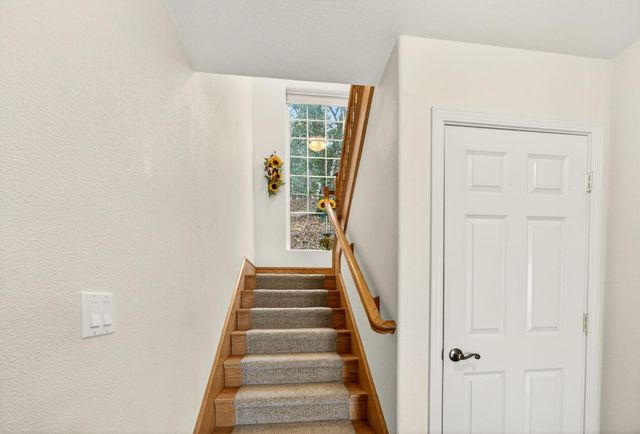 334 Andesite Drive, Jacksonville, OR 97530