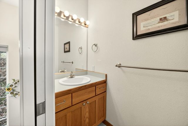 334 Andesite Drive, Jacksonville, OR 97530