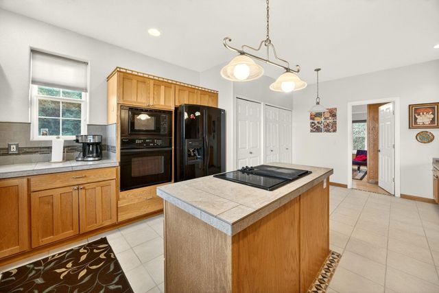 334 Andesite Drive, Jacksonville, OR 97530