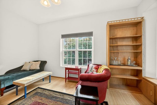 334 Andesite Drive, Jacksonville, OR 97530