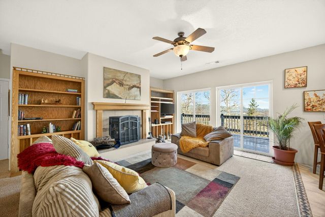 334 Andesite Drive, Jacksonville, OR 97530