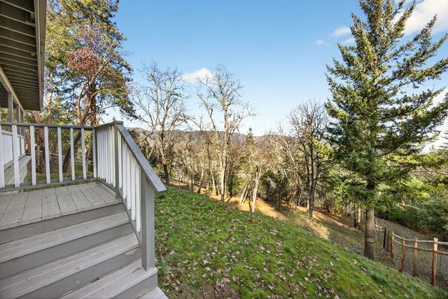 334 Andesite Drive, Jacksonville, OR 97530