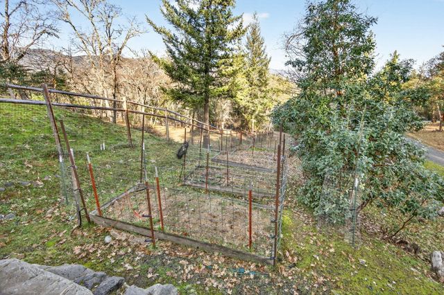 334 Andesite Drive, Jacksonville, OR 97530