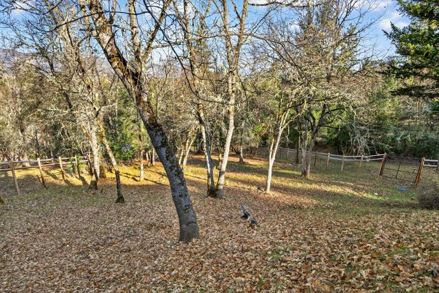 334 Andesite Drive, Jacksonville, OR 97530