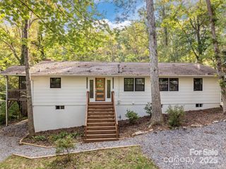 7 Angus Lane, Asheville, NC 28805