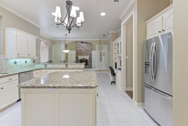 3642 Oak Leaf Cir, Tyler, TX 75707