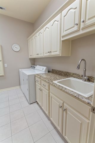 3642 Oak Leaf Cir, Tyler, TX 75707