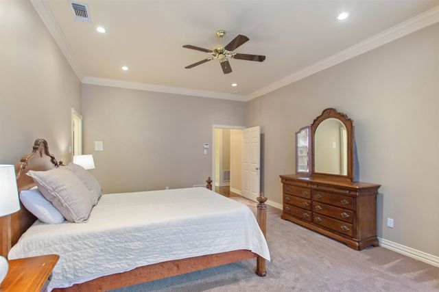 3642 Oak Leaf Cir, Tyler, TX 75707