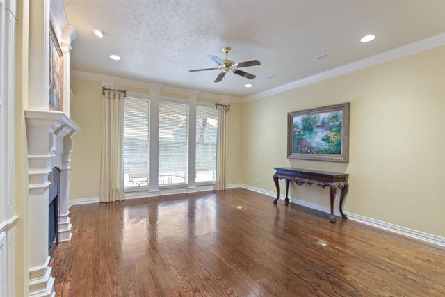 3642 Oak Leaf Cir, Tyler, TX 75707