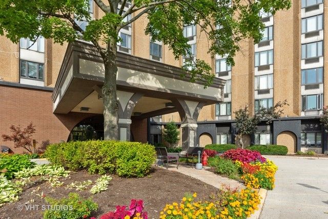 1 Renaissance Place 706, Palatine, IL 60067