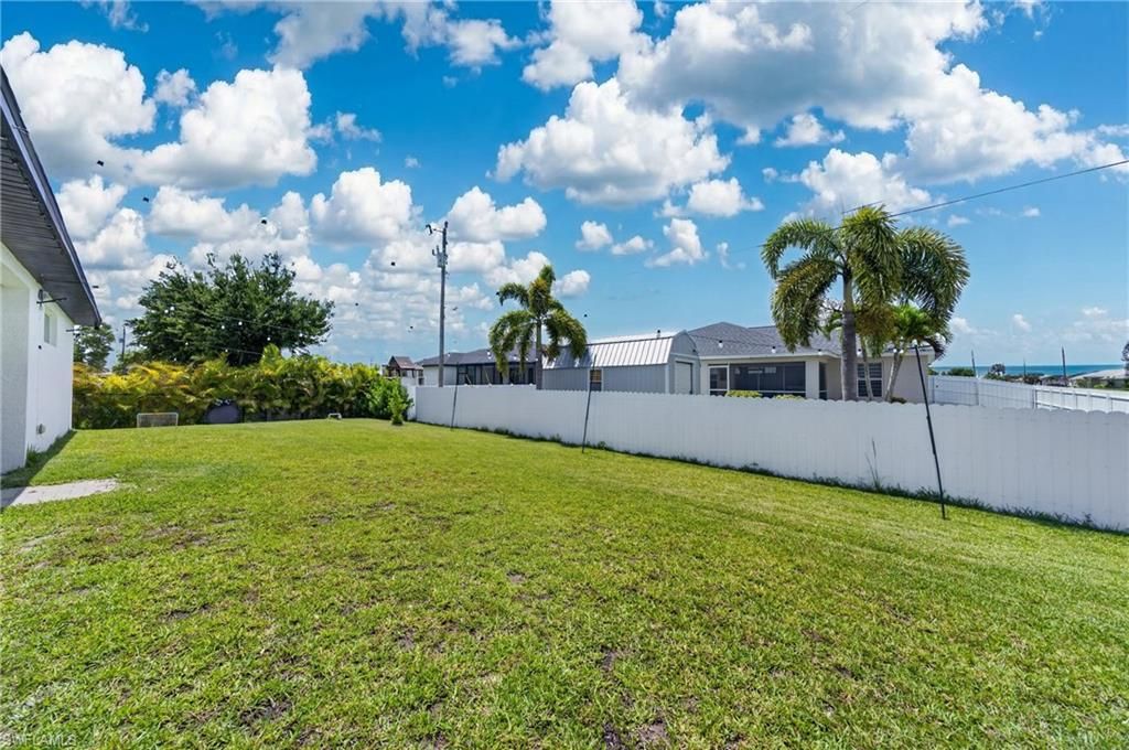 Image 27 of property listing at 1902 NE 20th ST, Cape Coral, FL 33909