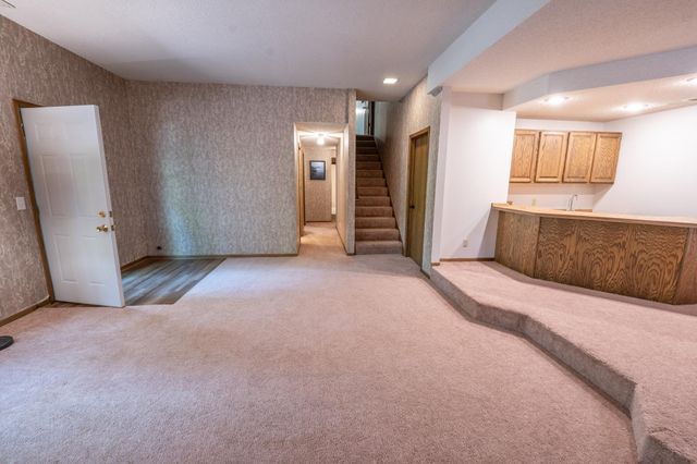 9250 Talus Circle, Eden Prairie, MN 55347
