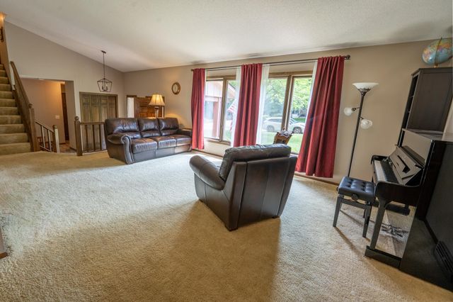 9250 Talus Circle, Eden Prairie, MN 55347