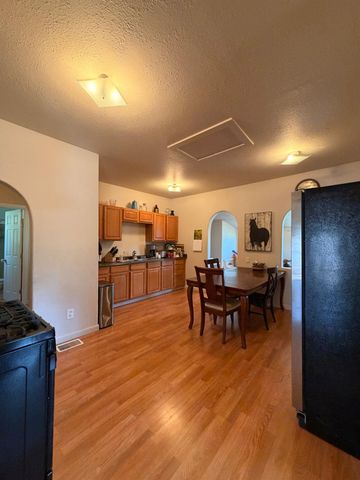 33 Kneeland St, Colfax, CA 95713