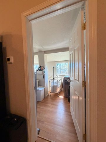 33 Kneeland St, Colfax, CA 95713