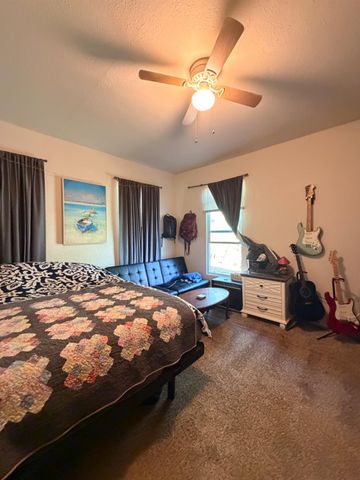 33 Kneeland St, Colfax, CA 95713