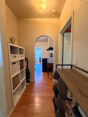 33 Kneeland St, Colfax, CA 95713