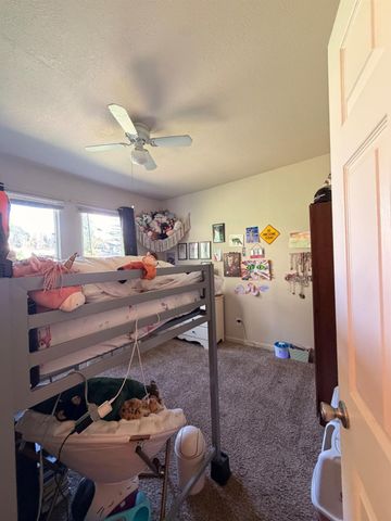 33 Kneeland St, Colfax, CA 95713