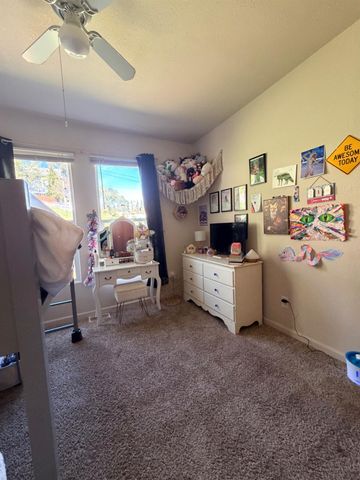 33 Kneeland St, Colfax, CA 95713