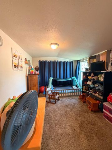 33 Kneeland St, Colfax, CA 95713