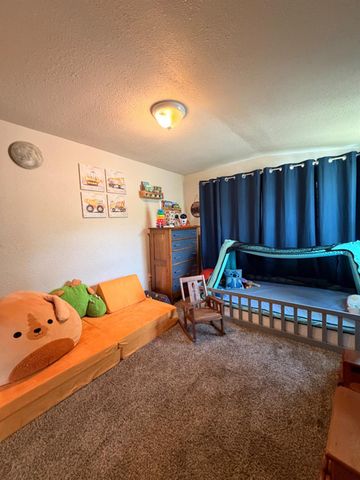 33 Kneeland St, Colfax, CA 95713