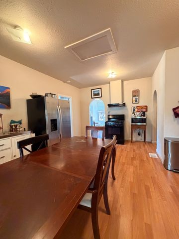 33 Kneeland St, Colfax, CA 95713