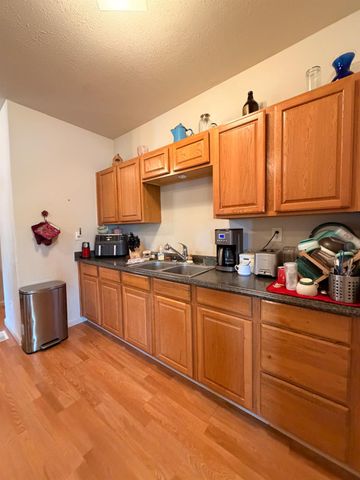 33 Kneeland St, Colfax, CA 95713