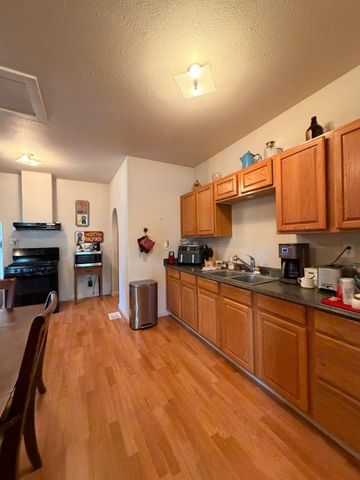 33 Kneeland St, Colfax, CA 95713