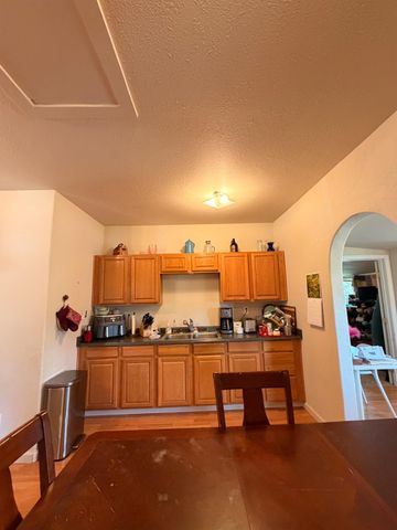 33 Kneeland St, Colfax, CA 95713