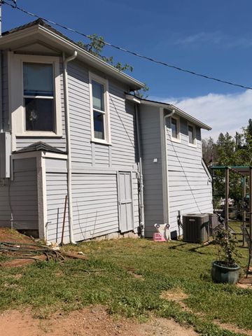 33 Kneeland St, Colfax, CA 95713