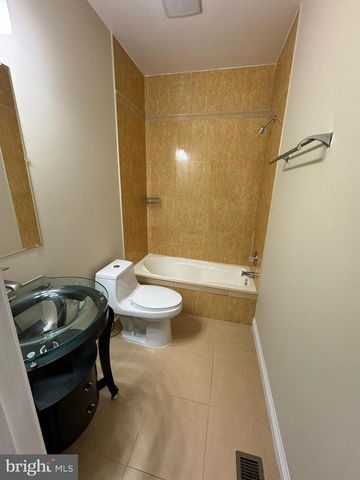 2239 RIDGE PL SE, Washington, DC 20020