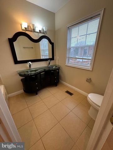 2239 RIDGE PL SE, Washington, DC 20020