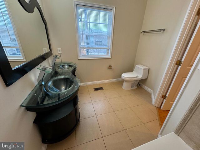 2239 RIDGE PL SE, Washington, DC 20020