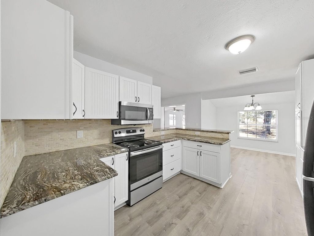 Image 14 of property listing at 740 KNOWLES ROAD, Brandon, FL 33511