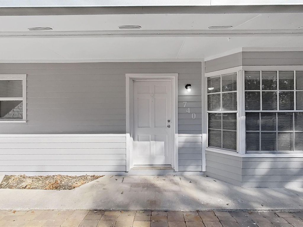 Image 4 of property listing at 740 KNOWLES ROAD, Brandon, FL 33511