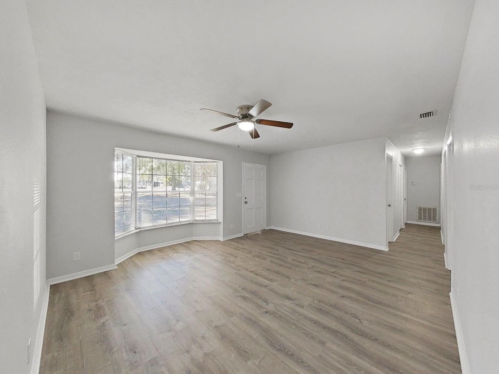 Image 7 of property listing at 740 KNOWLES ROAD, Brandon, FL 33511