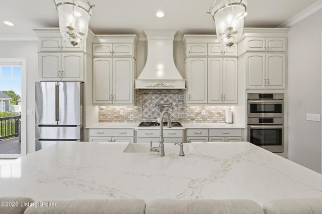 6368 Clore Ln, Crestwood, KY 40014