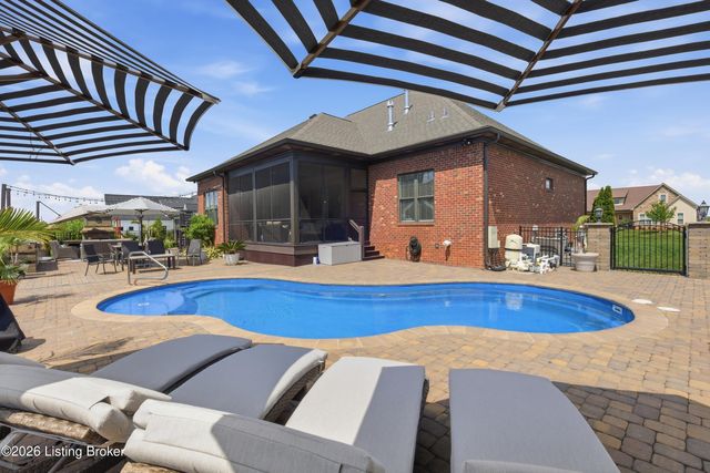 6368 Clore Ln, Crestwood, KY 40014