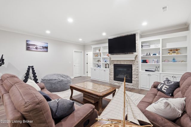 6368 Clore Ln, Crestwood, KY 40014