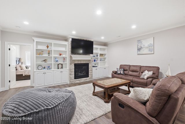 6368 Clore Ln, Crestwood, KY 40014