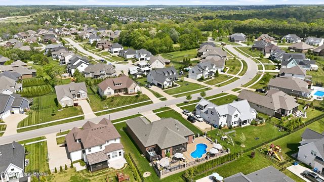 6368 Clore Ln, Crestwood, KY 40014